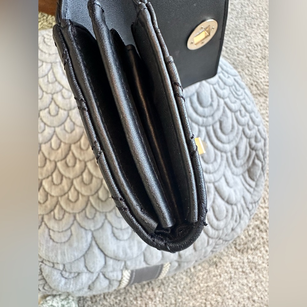 EUC♠️Kate Spade Natalia Large Turn Lock Wallet black/silver - Picture 5 of 9